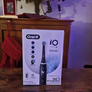 Oral-B iO Series 6 Electric Toothbrush - Black/Blue